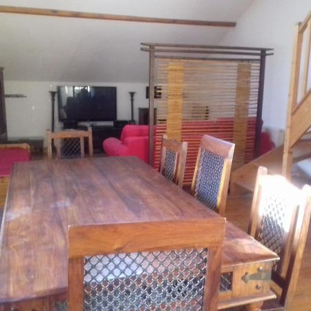סנט פייר דה שארטרוז Appartement En Loft 50M2 Dans Maison Avec Chambre En Mezzanine Et Canapes Lits Dans Salon מראה חיצוני תמונה