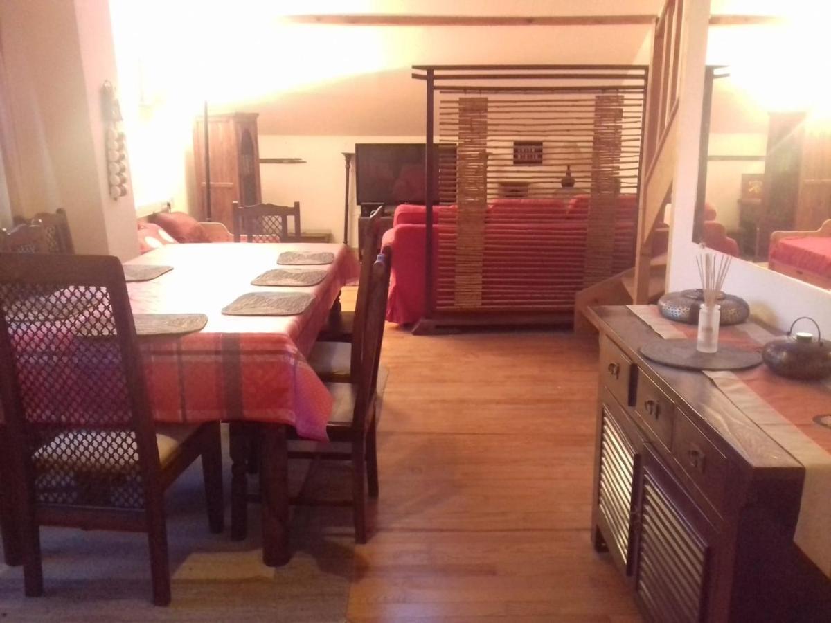 סנט פייר דה שארטרוז Appartement En Loft 50M2 Dans Maison Avec Chambre En Mezzanine Et Canapes Lits Dans Salon מראה חיצוני תמונה