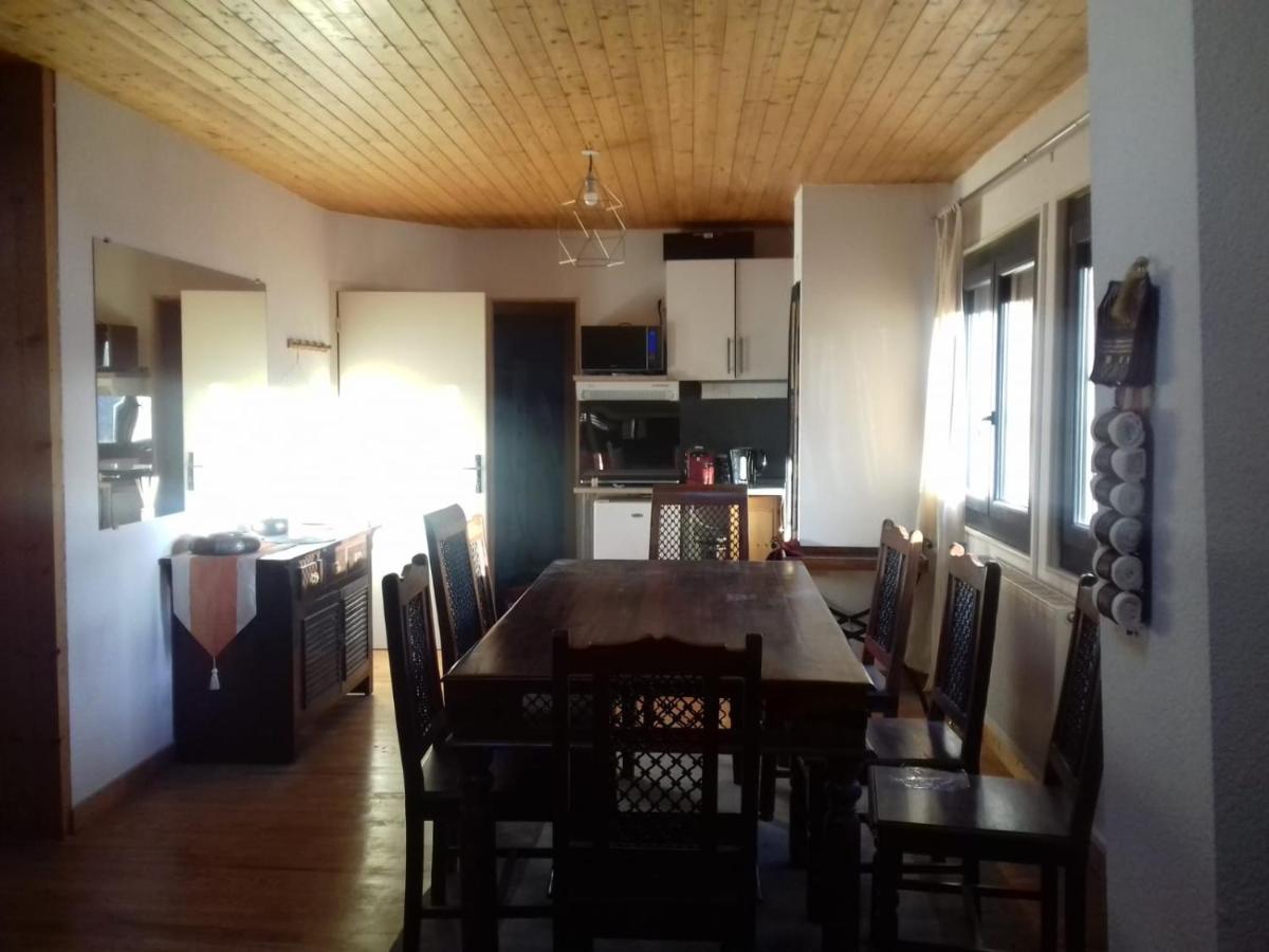 סנט פייר דה שארטרוז Appartement En Loft 50M2 Dans Maison Avec Chambre En Mezzanine Et Canapes Lits Dans Salon מראה חיצוני תמונה