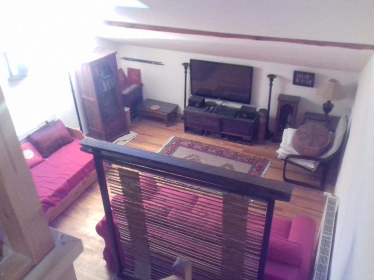 סנט פייר דה שארטרוז Appartement En Loft 50M2 Dans Maison Avec Chambre En Mezzanine Et Canapes Lits Dans Salon מראה חיצוני תמונה